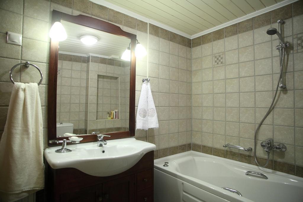 Menelia Cottage Platistoma Room photo